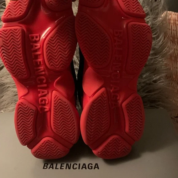 Balenciaga’s triple S - Picture 5 of 5